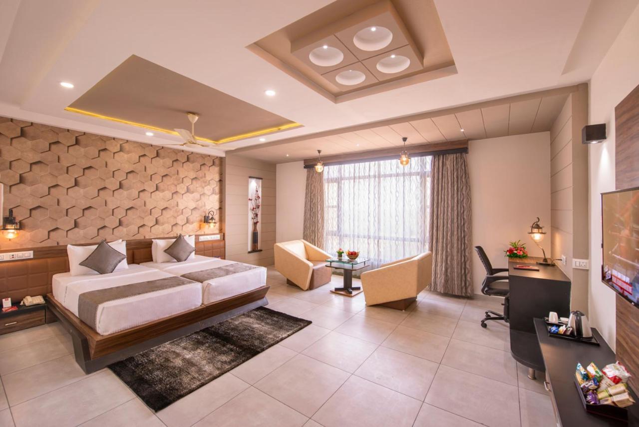 Lords Eco Inn Morbi Extérieur photo