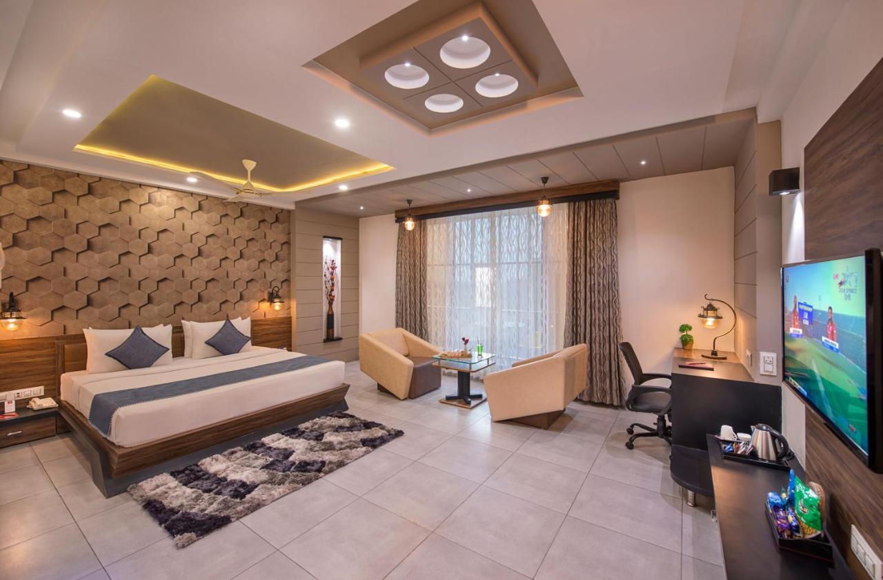 Lords Eco Inn Morbi Extérieur photo